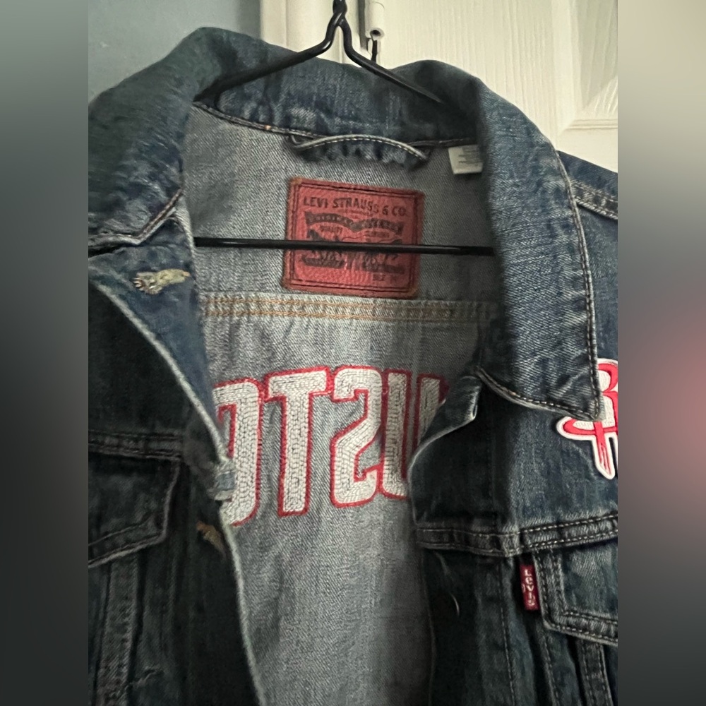 Houston Rockets Levis Denim Jacket - Picture 2 of 5